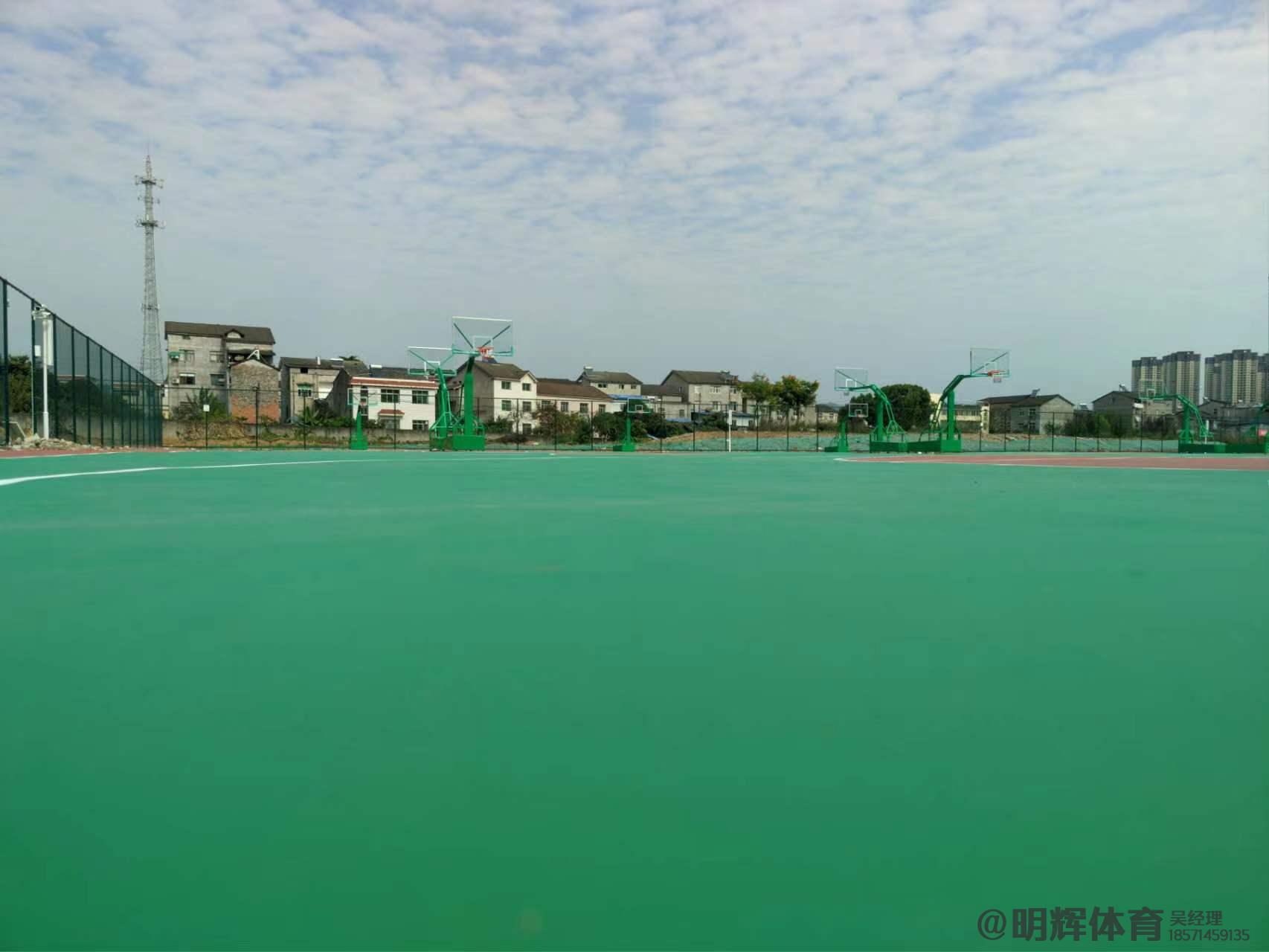 运动木地板硬地丙烯酸球场的优缺点